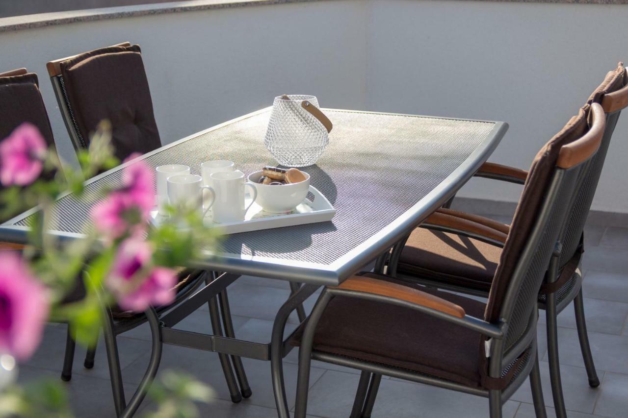 Apartment Ante & Ivanka Vodice Dış mekan fotoğraf